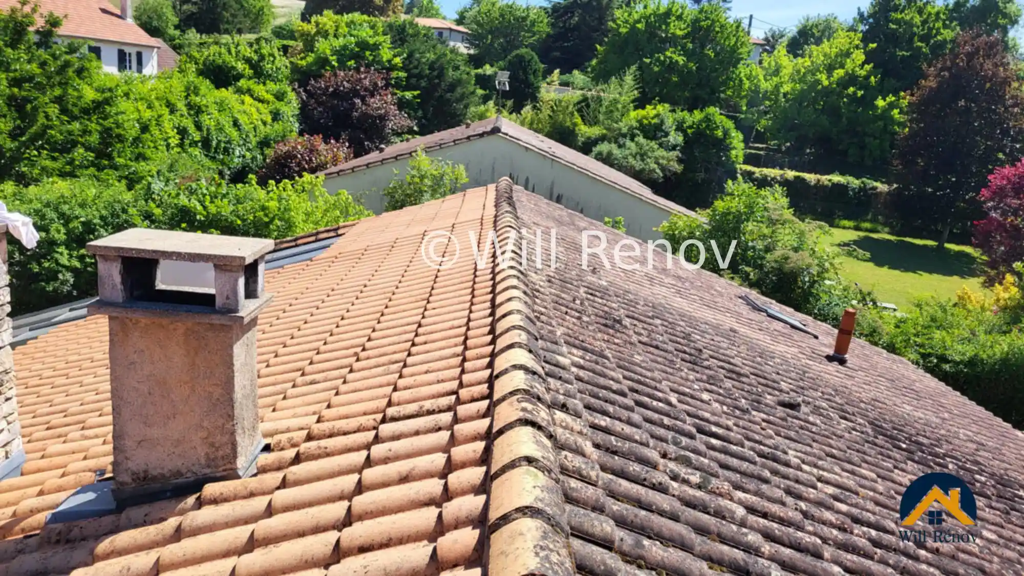 Nettoyage-de-toiture-avant-après-a-voeuil-giget-en-charente